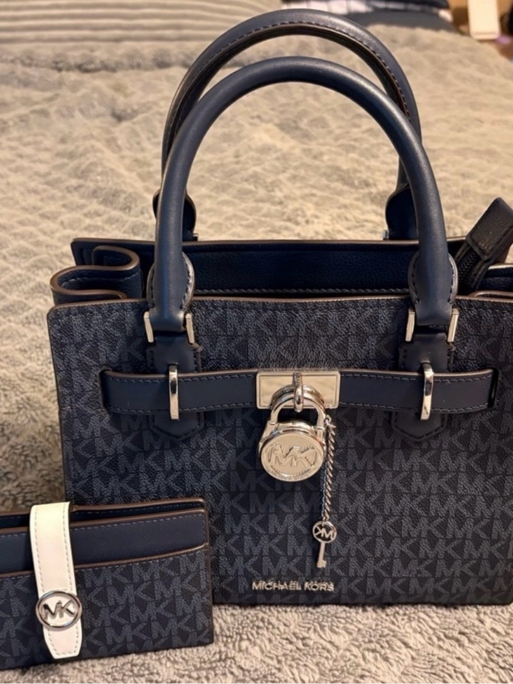 Michael Kors Navy Signature Satchel with Matching Wallet - Picture 1 of 5